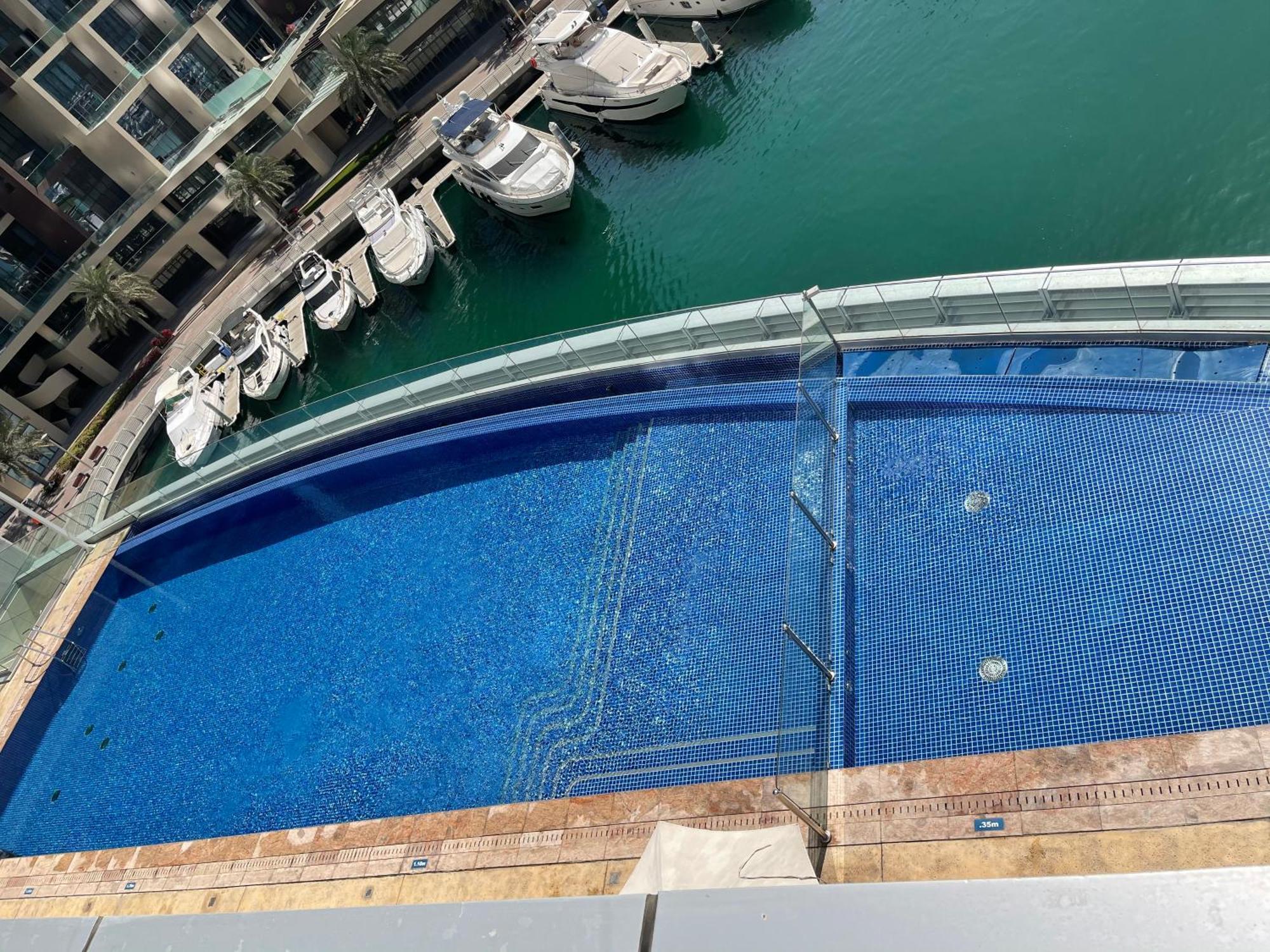 Cayan Tower Luxury Apartment With Sea View Dubai Exterior photo