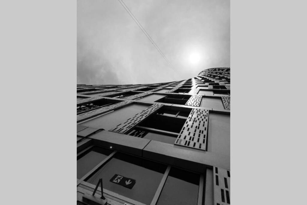 Cayan Tower Luxury Apartment With Sea View Dubai Exterior photo