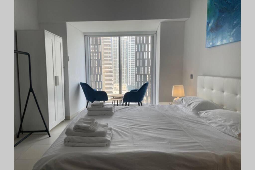 Cayan Tower Luxury Apartment With Sea View Dubai Exterior photo