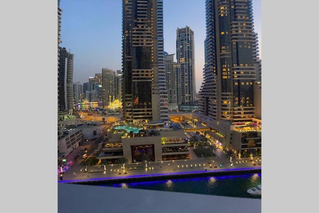 Cayan Tower Luxury Apartment With Sea View Dubai Exterior photo